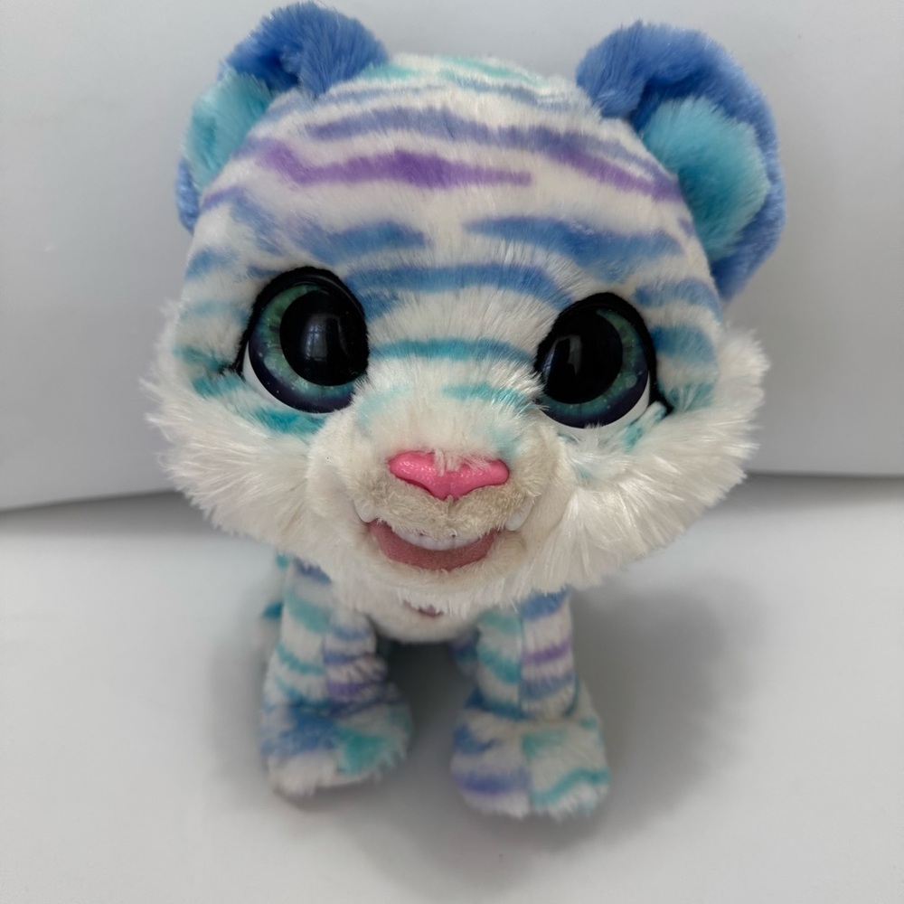 FurReal North the Sabertooth Kitty Interactive Pet Toy